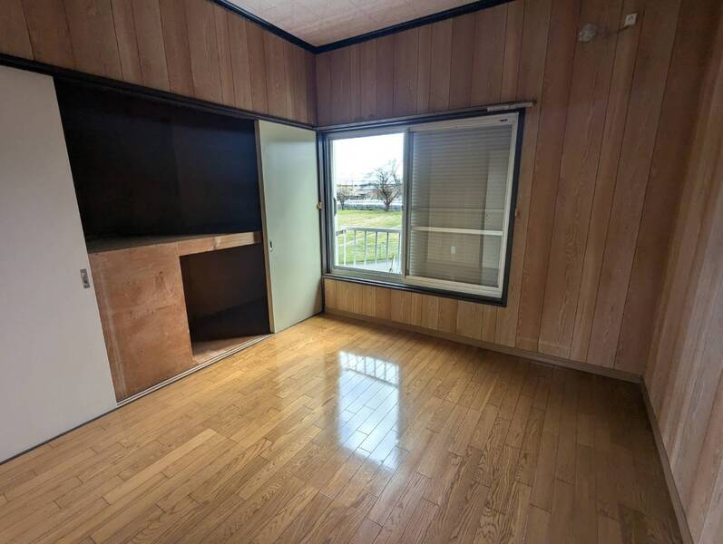 2階　洋室4.5帖、収納