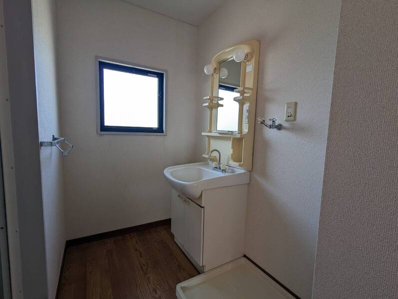 写真は805号室を引用しています