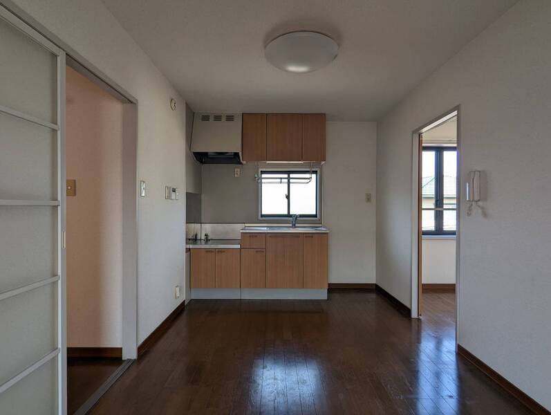 写真は805号室を引用しています