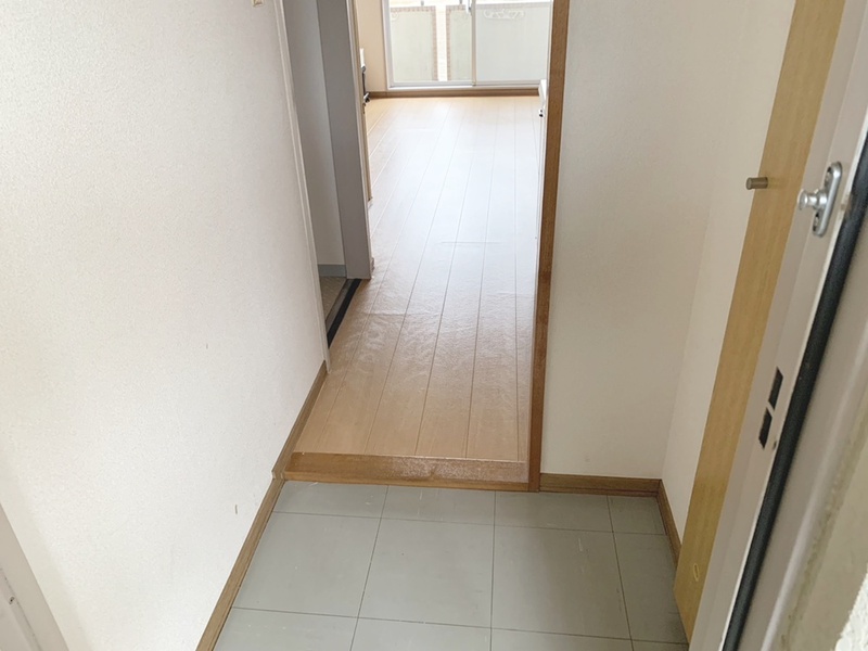 玄関(208号室を掲載)