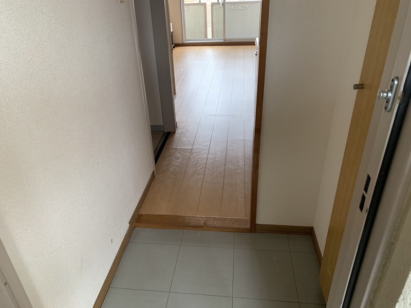 玄関（写真は208号室を引用しています）