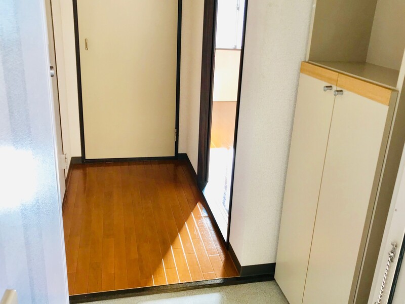 玄関（写真はA202を引用）