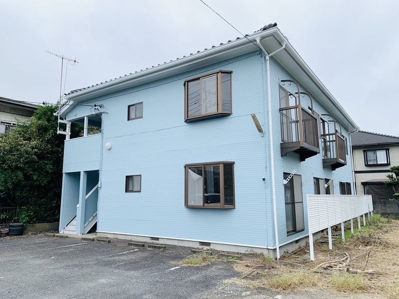 アパート前に駐車場あり