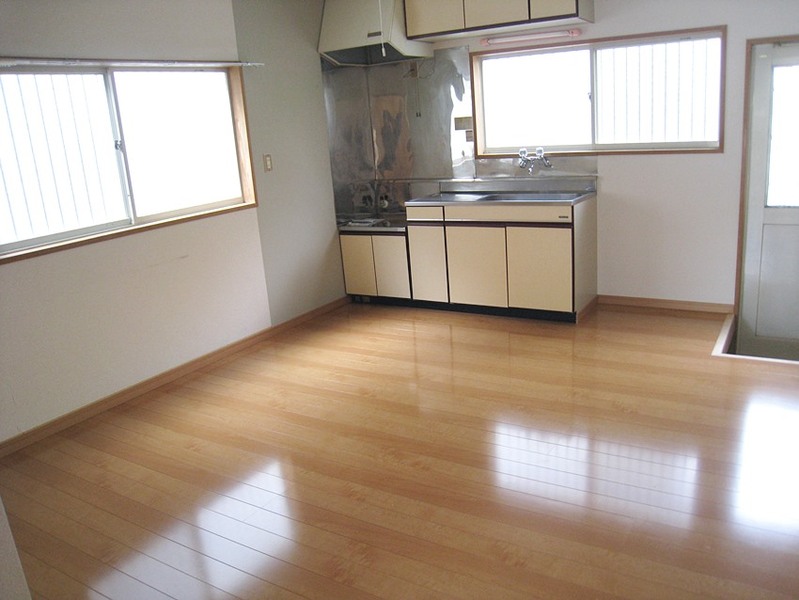 LDK（写真は102号室を引用しています）