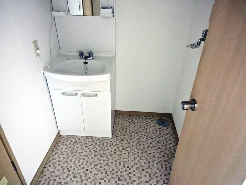 洗面室（203号室を引用）