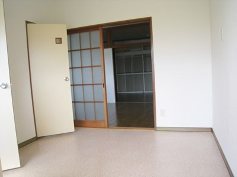 室内（101を引用）