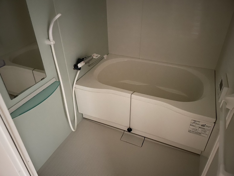 浴室（写真は102号室を引用）