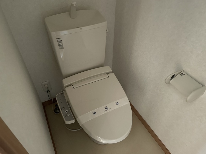 トイレ（写真は102号室を引用）