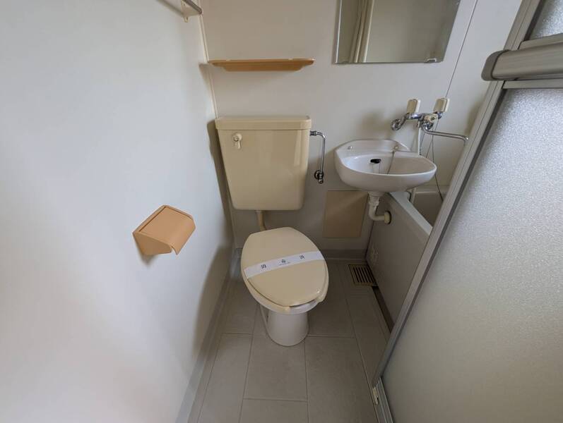 トイレ（写真は103号室を引用）